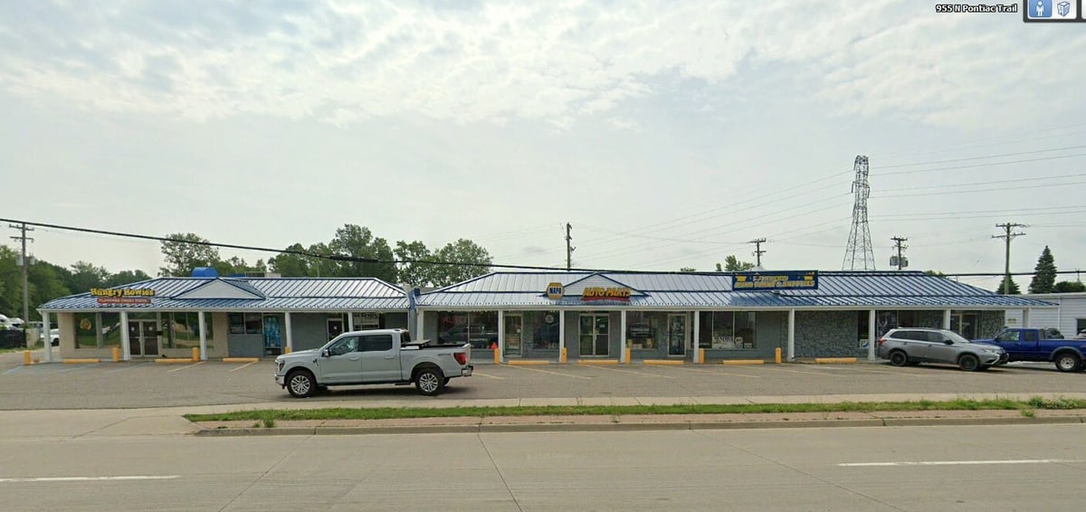 934-954 N Pontiac Trail