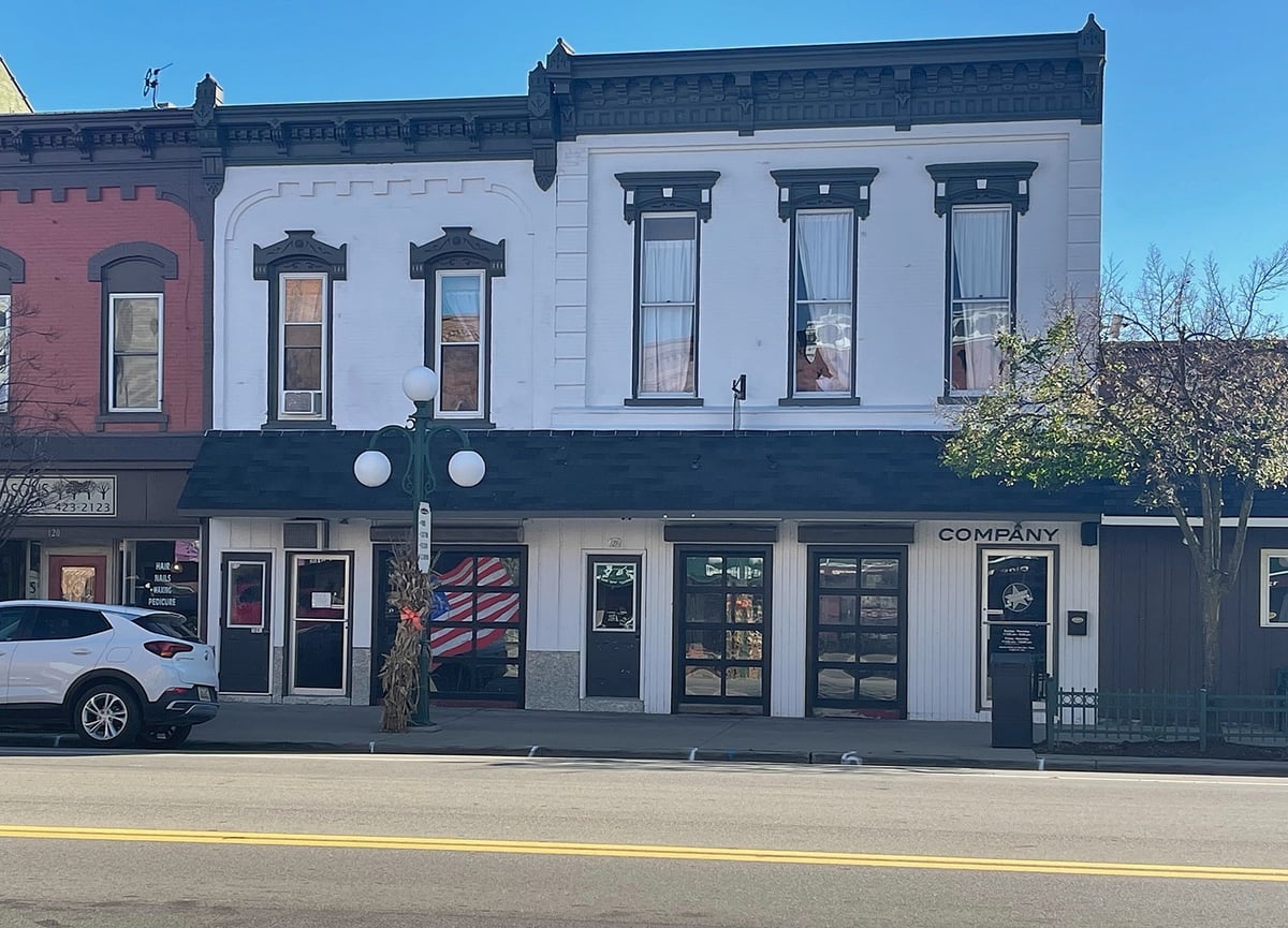 124-128 W Chicago Blvd